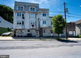 33 W MAIN ST, Girardville, PA 17935