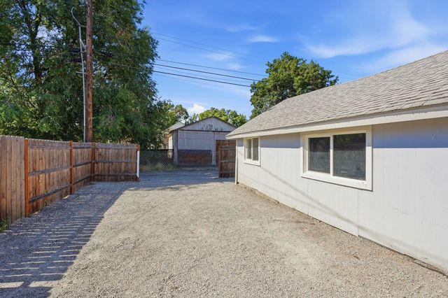 2211 W Gardner Ave, Spokane, WA 99201