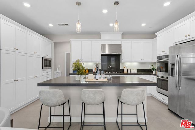41 Savannah Court, Pomona, CA 91766