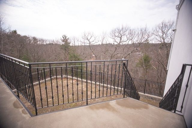 12 Gianna Drive, Saugus, MA 01906