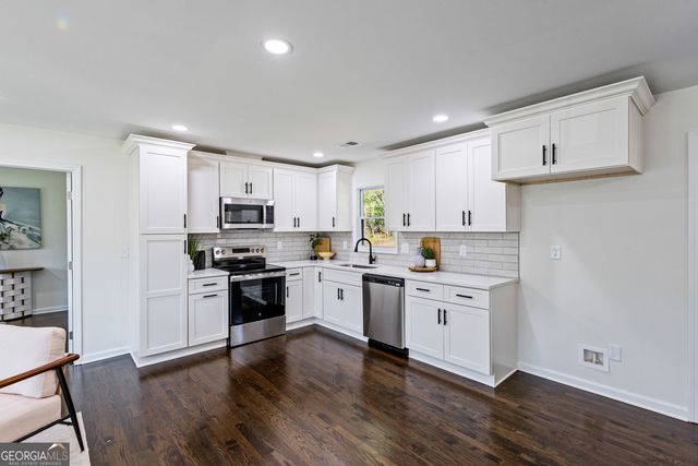 3252 Pinehill Drive, Decatur, GA 30032