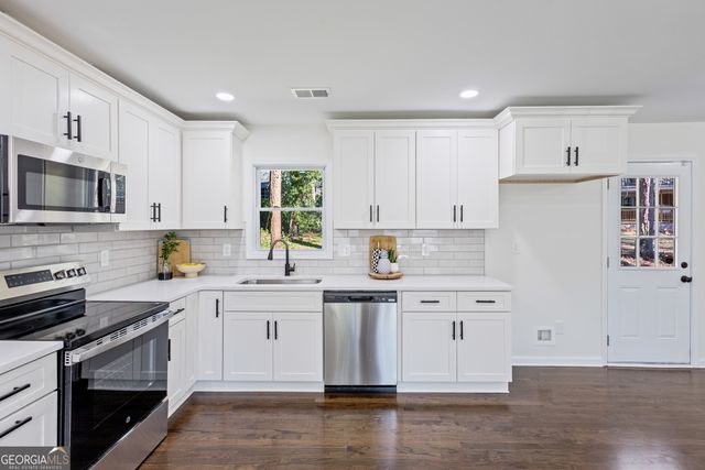 3252 Pinehill Drive, Decatur, GA 30032