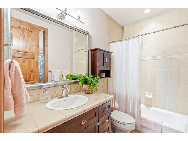 1444 Onyx Cir, Longmont, CO 80504