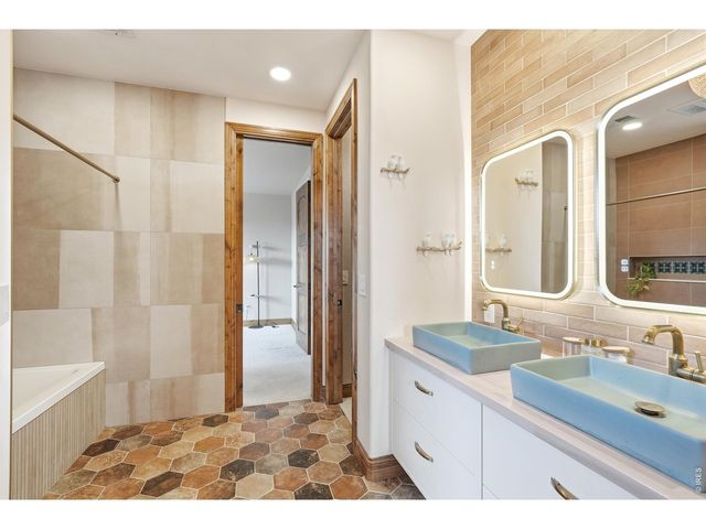1444 Onyx Cir, Longmont, CO 80504