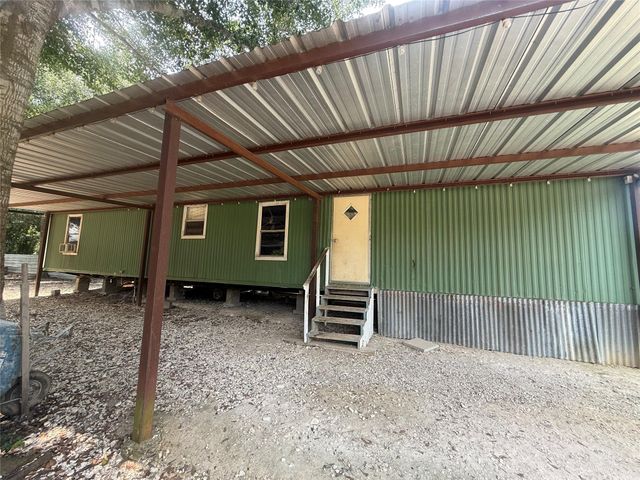 984 County Road 3405, Cleveland, TX 77327
