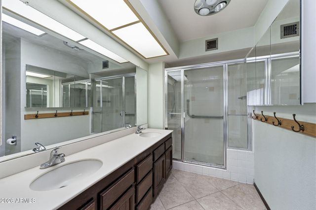 529 LEISURE WORLD --, Mesa, AZ 85206