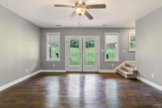 1099 Toni Lane, Forest, VA 24551