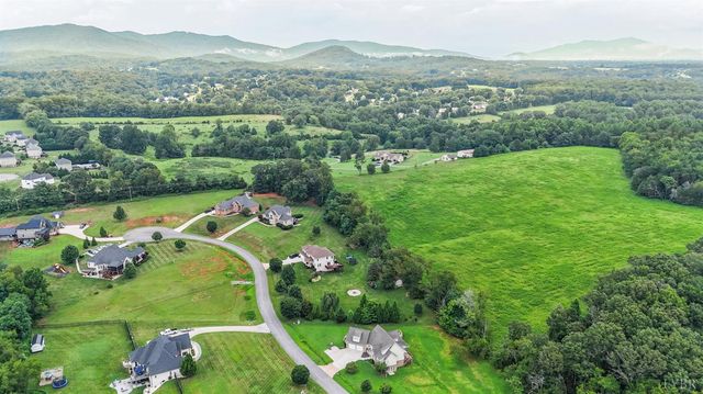 1099 Toni Lane, Forest, VA 24551