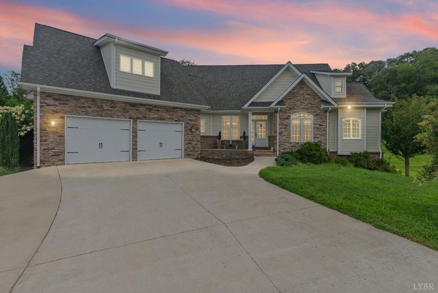 1099 Toni Lane, Forest, VA 24551