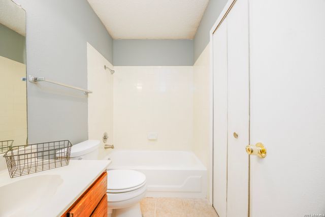 1825 Garys Park, San Antonio, TX 78247