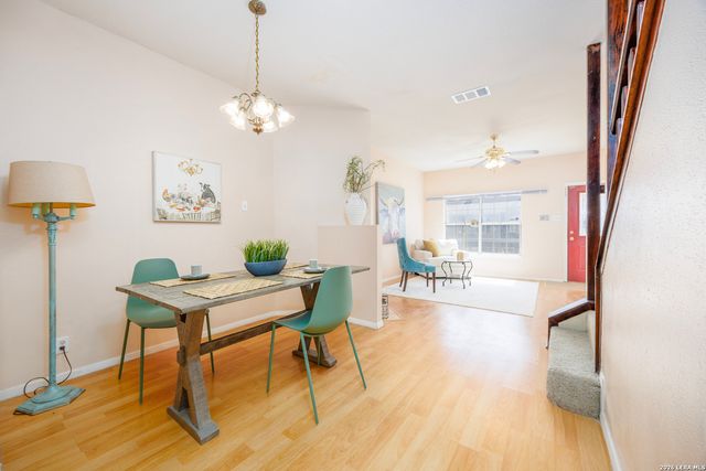 1825 Garys Park, San Antonio, TX 78247