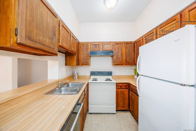 1825 Garys Park, San Antonio, TX 78247