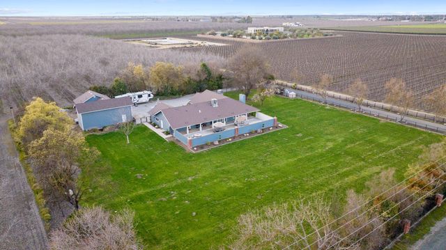 27387 Rd 100, Visalia, CA 93277