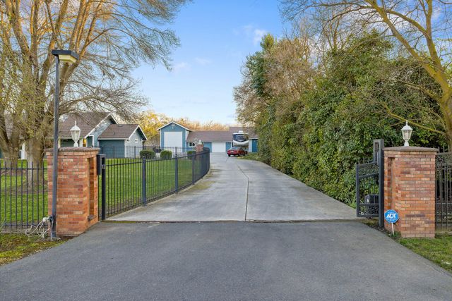 27387 Rd 100, Visalia, CA 93277