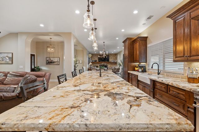 27387 Rd 100, Visalia, CA 93277