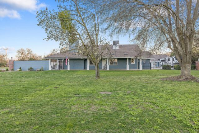 27387 Rd 100, Visalia, CA 93277