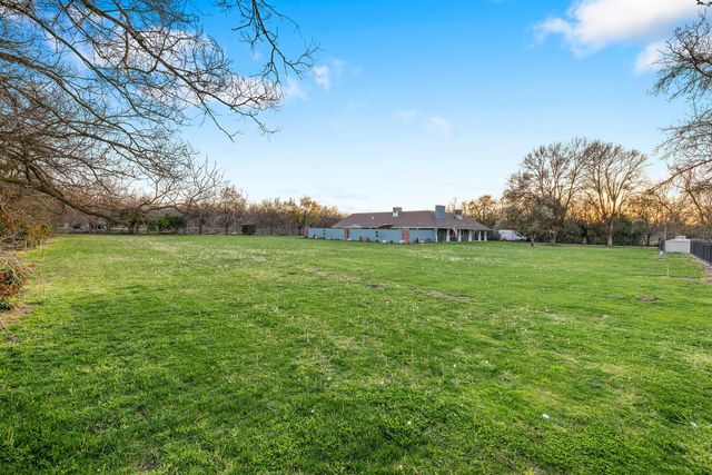 27387 Rd 100, Visalia, CA 93277