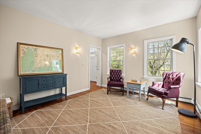 2 Boulder Rd, Bourne, MA 02532