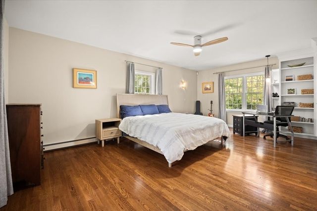 2 Boulder Rd, Bourne, MA 02532