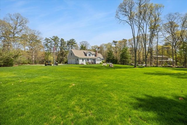 2 Boulder Rd, Bourne, MA 02532
