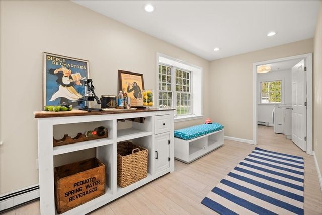 2 Boulder Rd, Bourne, MA 02532