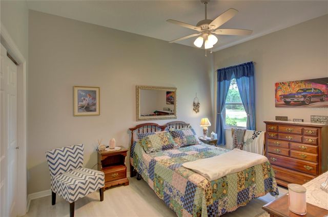 5725 WEDGEFIELD DRIVE, Zephyrhills, FL 33541