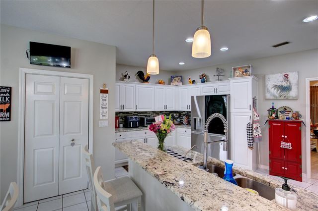 5725 WEDGEFIELD DRIVE, Zephyrhills, FL 33541