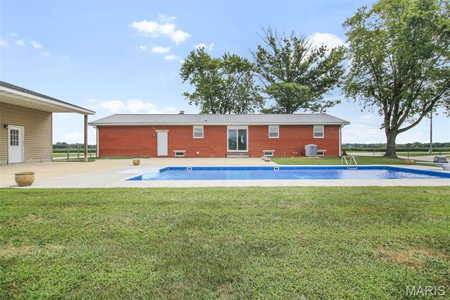 5102 Fosterburg Road, Alton, IL 62002
