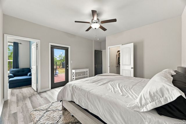 351 Private Road 6623, Devine, TX 78016