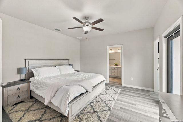 351 Private Road 6623, Devine, TX 78016