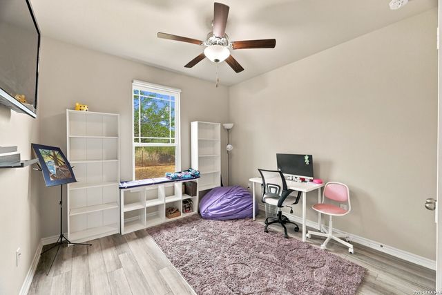 351 Private Road 6623, Devine, TX 78016