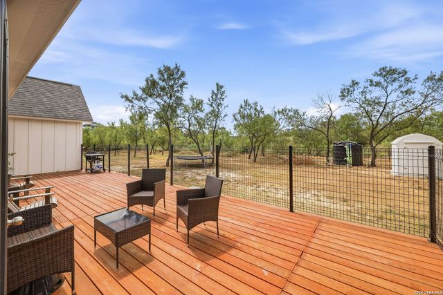 351 Private Road 6623, Devine, TX 78016