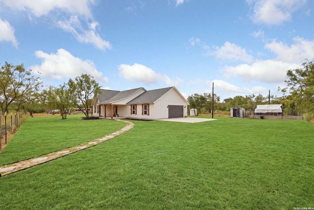 351 Private Road 6623, Devine, TX 78016