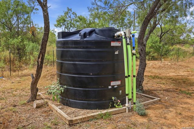 351 Private Road 6623, Devine, TX 78016