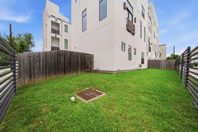 327 E 2nd Street, Houston, TX 77007