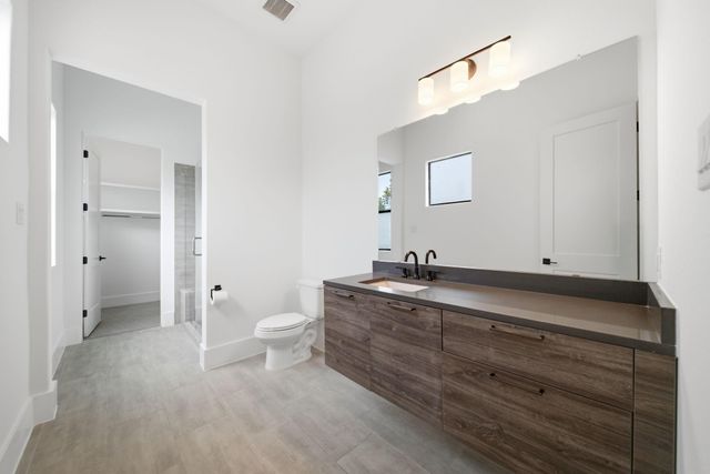 327 E 2nd Street, Houston, TX 77007