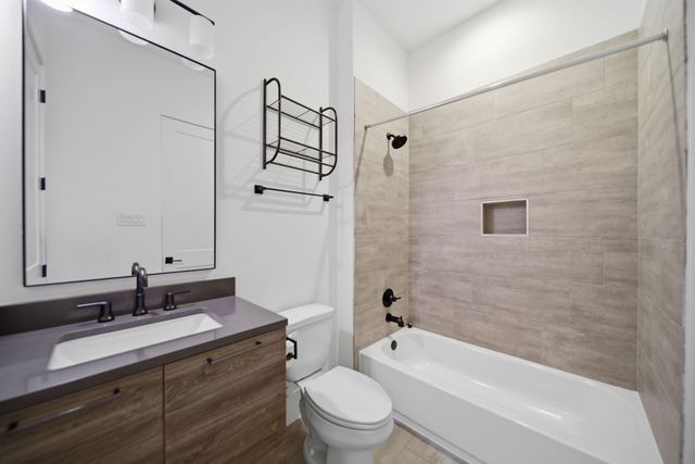 327 E 2nd Street, Houston, TX 77007