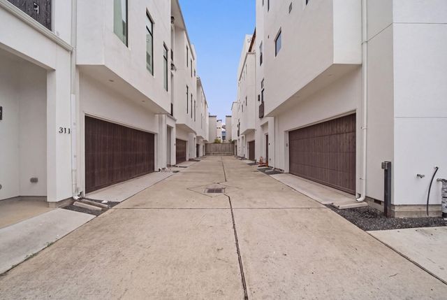 327 E 2nd Street, Houston, TX 77007