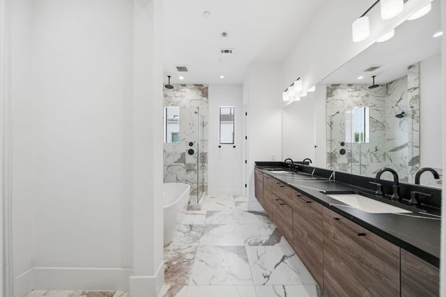 327 E 2nd Street, Houston, TX 77007