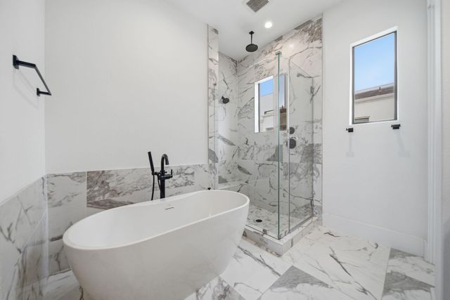 327 E 2nd Street, Houston, TX 77007