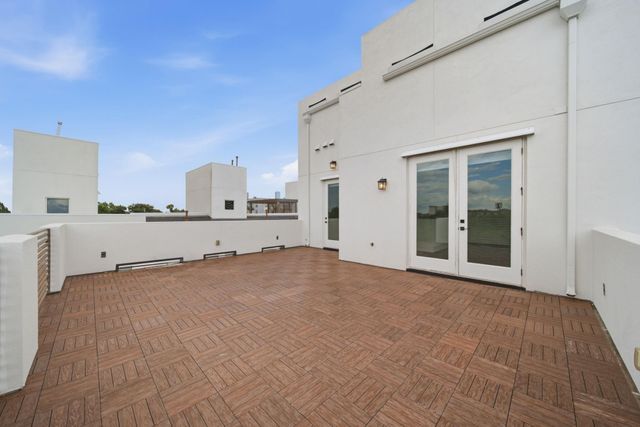 327 E 2nd Street, Houston, TX 77007