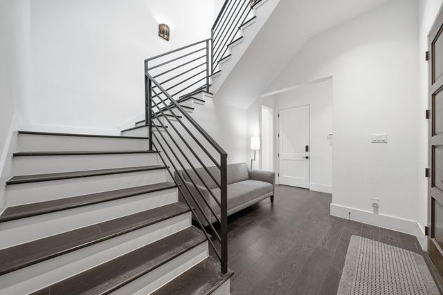327 E 2nd Street, Houston, TX 77007