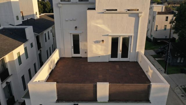 327 E 2nd Street, Houston, TX 77007