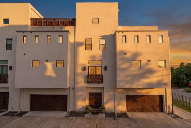 327 E 2nd Street, Houston, TX 77007