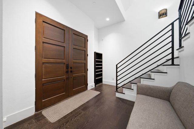 327 E 2nd Street, Houston, TX 77007