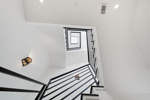 327 E 2nd Street, Houston, TX 77007