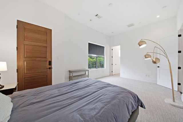 327 E 2nd Street, Houston, TX 77007