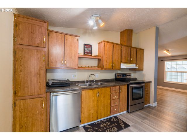 1949 Se PALMQUIST Rd 66, Gresham, OR 97080