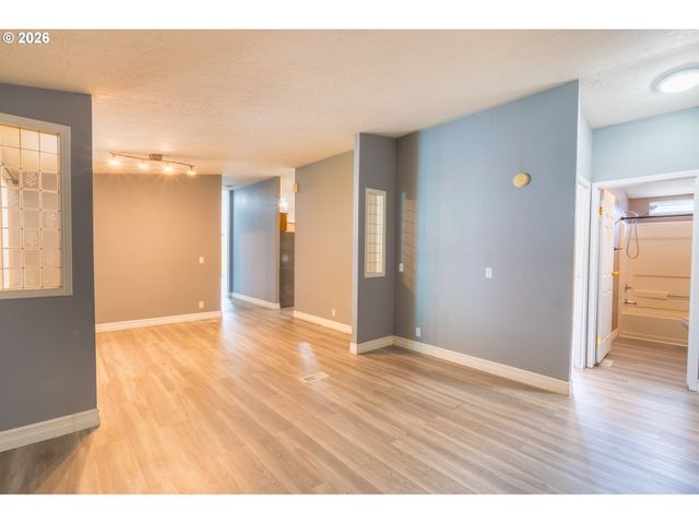 1949 Se PALMQUIST Rd 66, Gresham, OR 97080