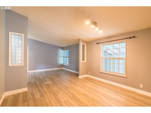 1949 Se PALMQUIST Rd 66, Gresham, OR 97080